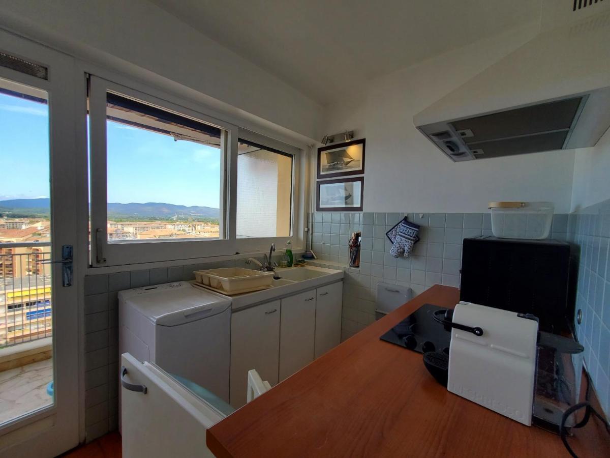 Appartement Tour Mediterranee 10e Etage T2 38m2 *
